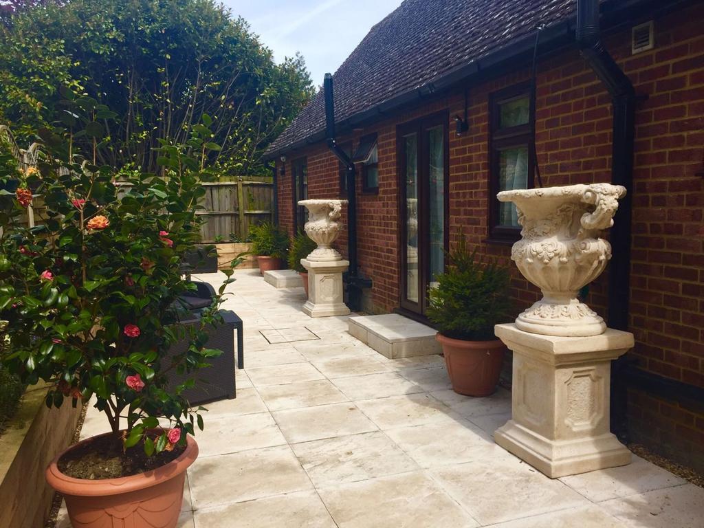 Abbington Hotel Stevenage Bagian luar foto