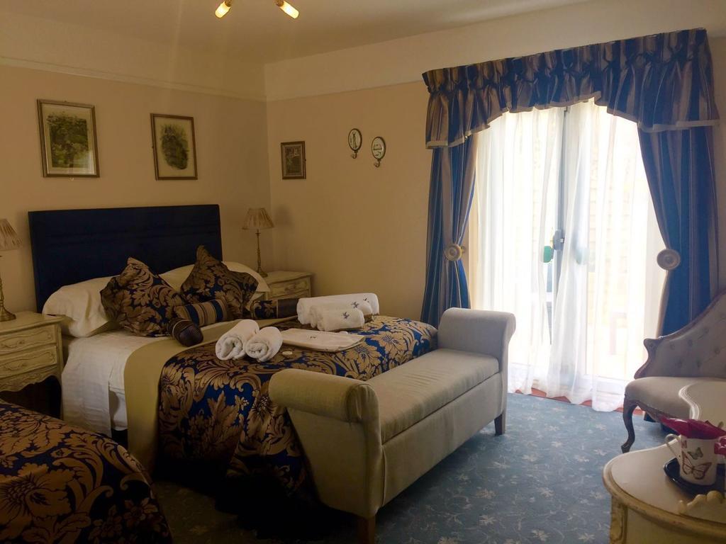 Abbington Hotel Stevenage Bagian luar foto