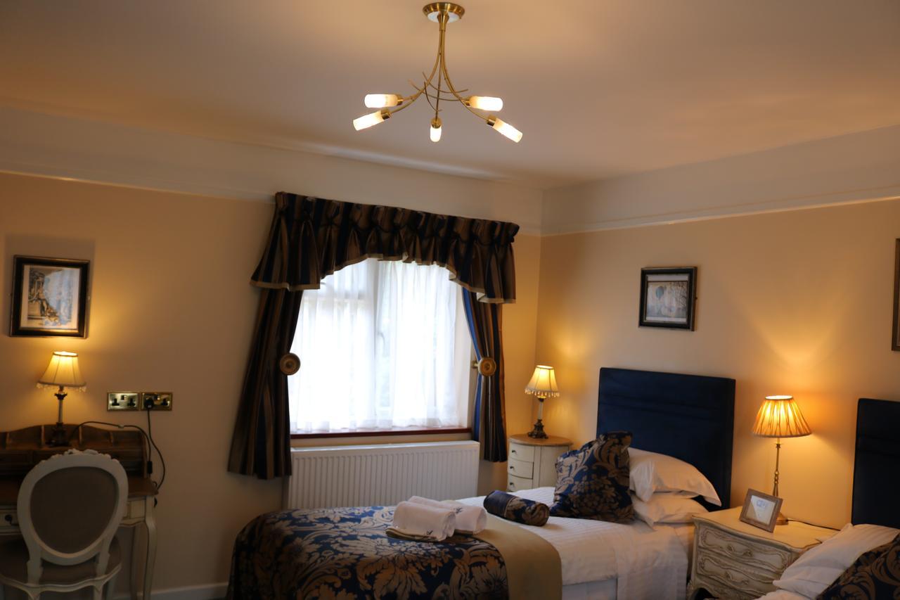 Abbington Hotel Stevenage Bagian luar foto