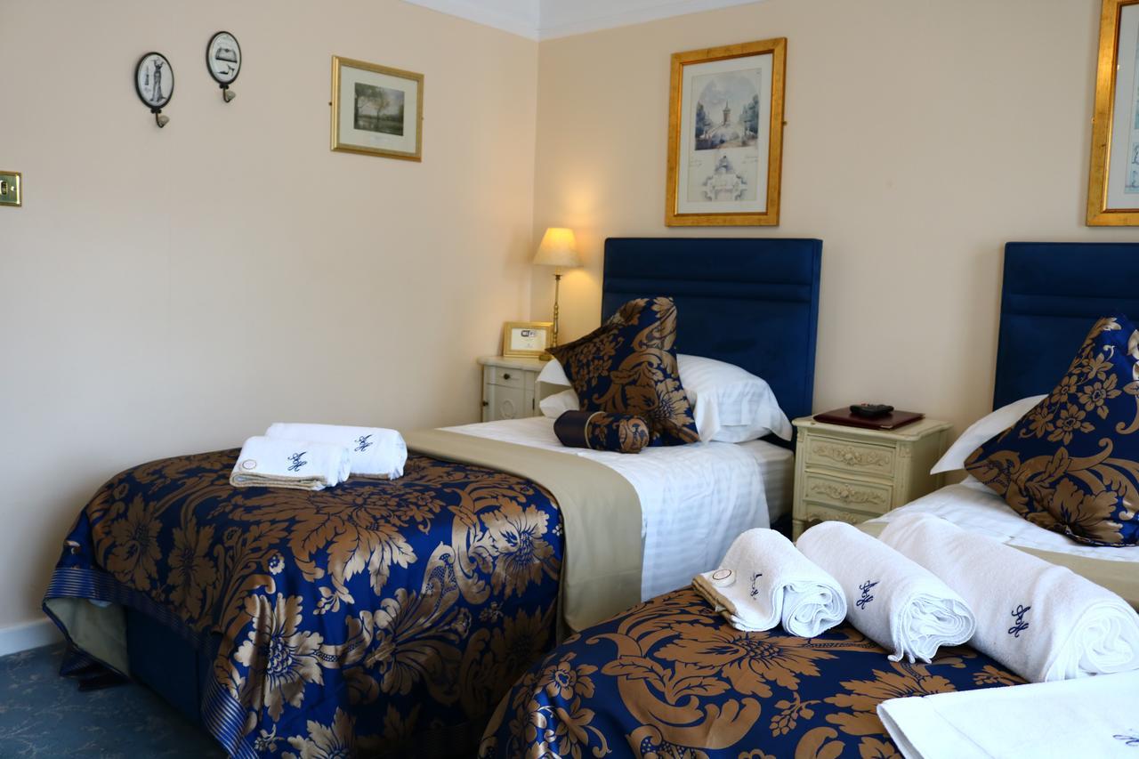 Abbington Hotel Stevenage Bagian luar foto