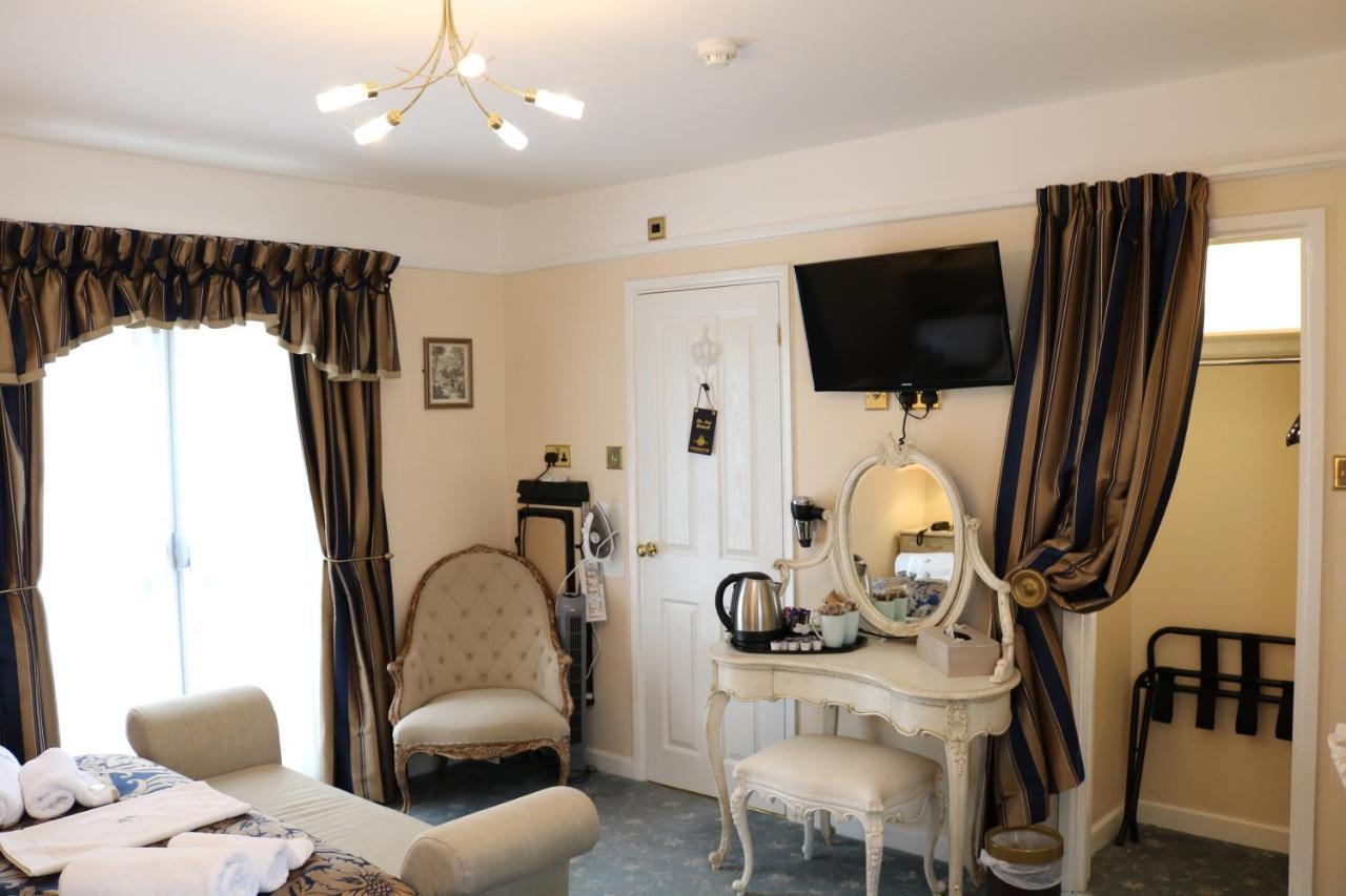 Abbington Hotel Stevenage Bagian luar foto