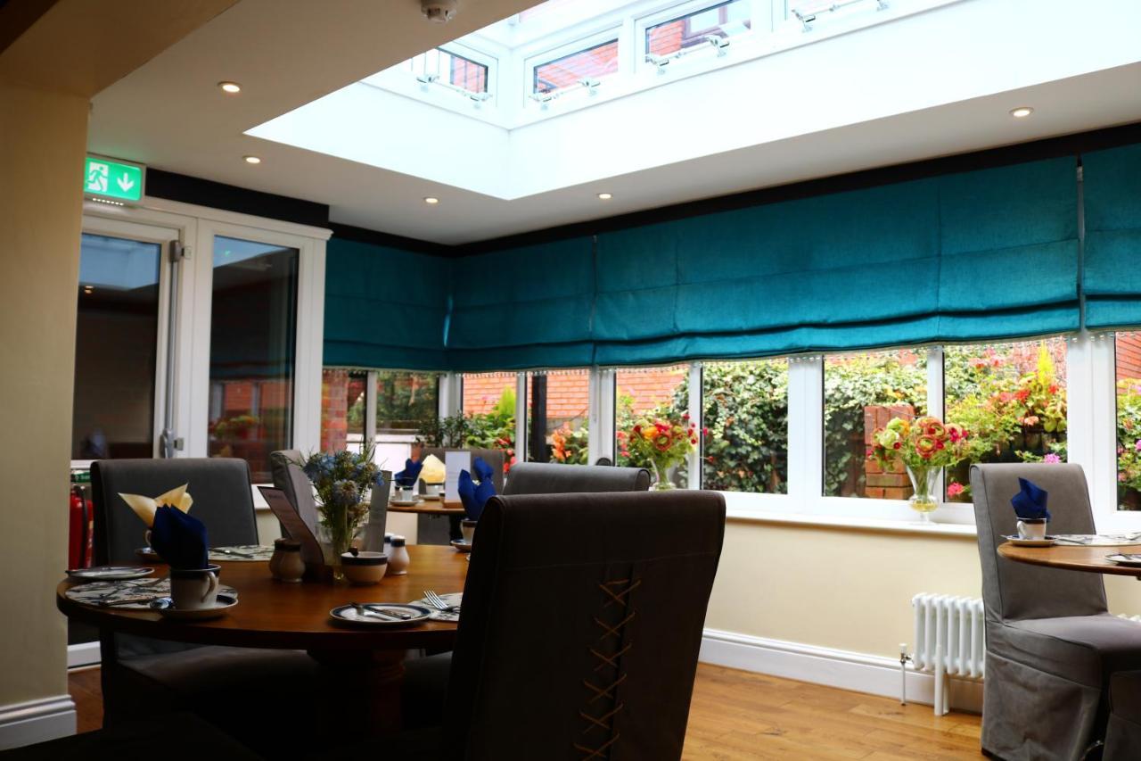 Abbington Hotel Stevenage Bagian luar foto